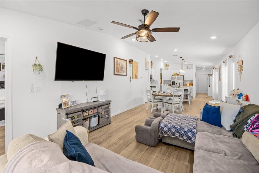 Welcome to this thoughtfully designed 3 bedroom, 2 bathroom - photo 15