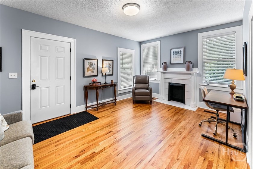 Imagine living in the heart of one of Savannah's most - photo 4