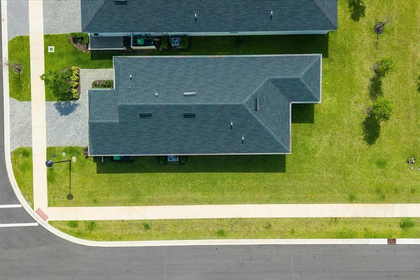 Welcome to this thoughtfully designed 3 bedroom, 2 bathroom - photo 39