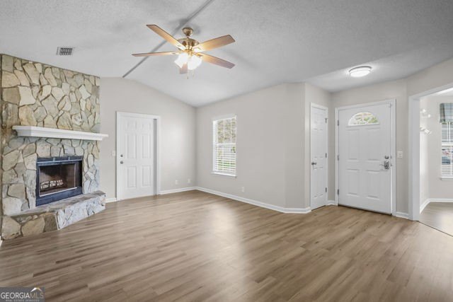 A beautifully updated 3 bedroom, 2 bath home located in the - photo 7