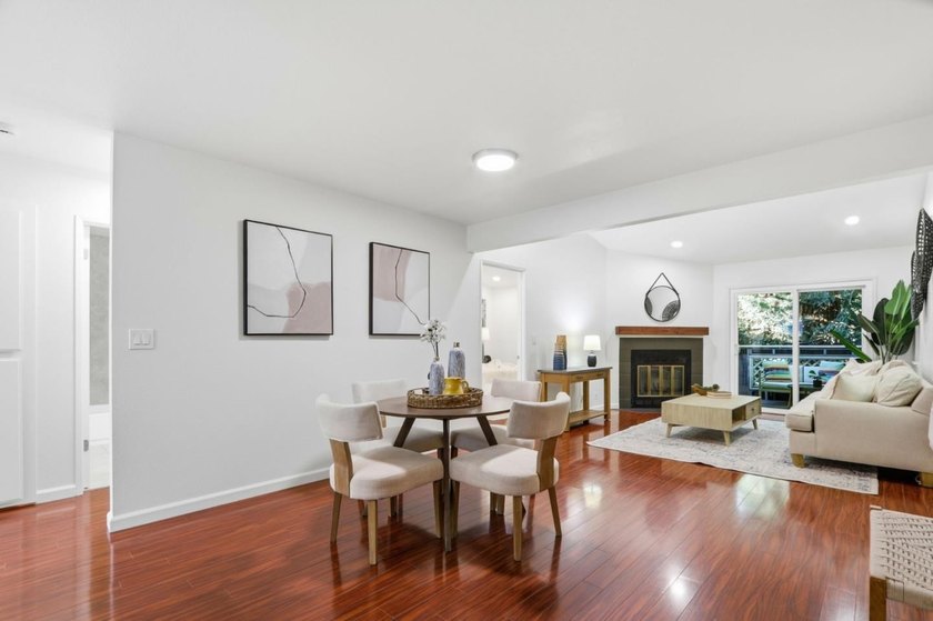 Welcome 1547 Four Oaks Circle, this beautifully updated - photo 8