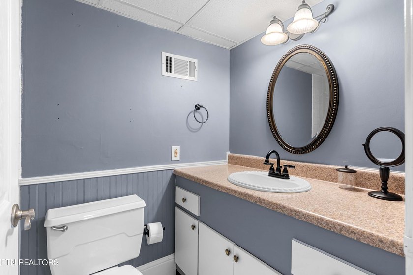 This well maintained 1-bedroom, 1-bath apartment offers an - photo 22