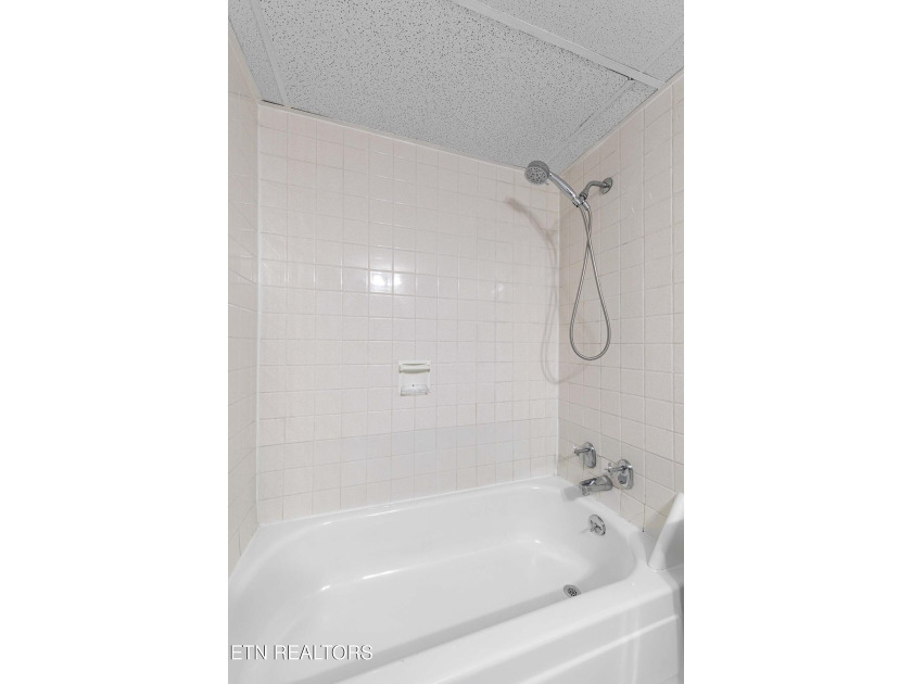 This well maintained 1-bedroom, 1-bath apartment offers an - photo 23