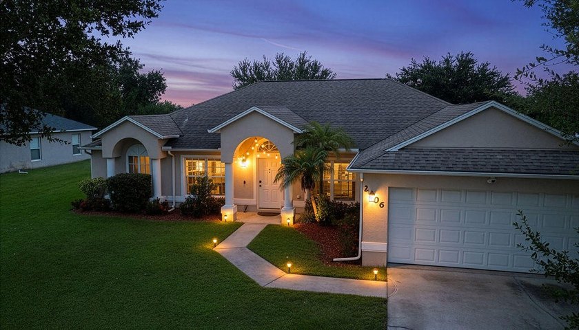 Welcome to your private oasis in the heart of Fort Pierce! This - photo 2