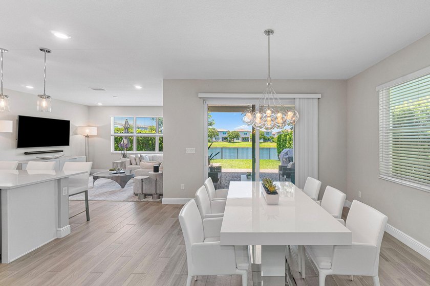 HURRY, THIS ONE WONT LAST !!! LUXURY LIVING ON A SPECTACULAR - photo 13