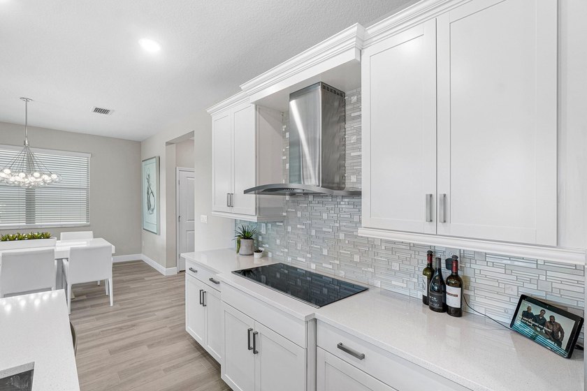 HURRY, THIS ONE WONT LAST !!! LUXURY LIVING ON A SPECTACULAR - photo 16