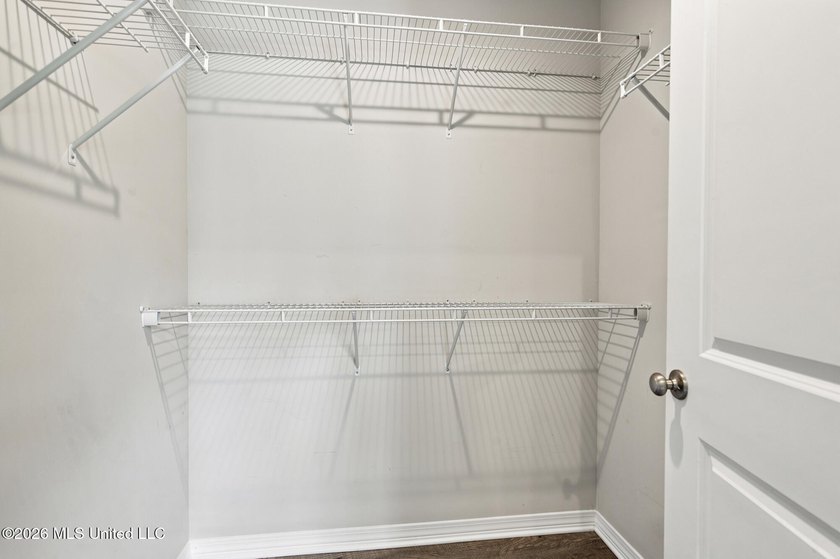 Move-in ready in Turtle Creek. New carpet, fresh paint, and all - photo 19