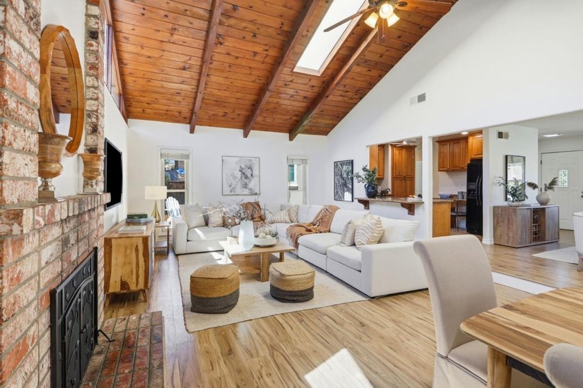 Welcome to 4871 Rue Bordeaux, a beautiful home offering 3 - photo 9