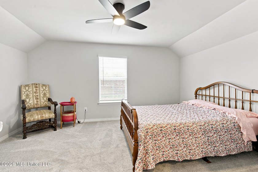Move-in ready in Turtle Creek. New carpet, fresh paint, and all - photo 22
