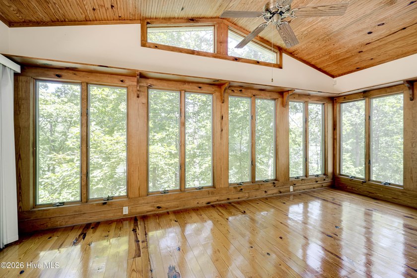 Welcome to an extraordinary lakefront retreat in Savannah Lakes - photo 25