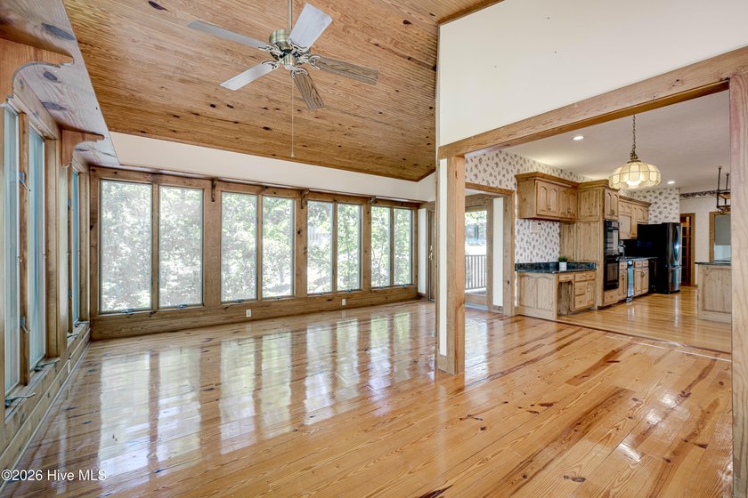 Welcome to an extraordinary lakefront retreat in Savannah Lakes - photo 26