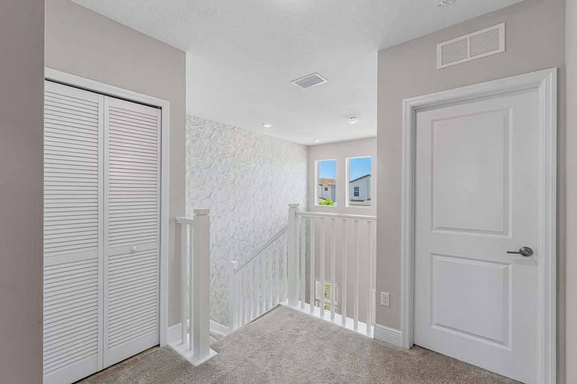 HURRY, THIS ONE WONT LAST !!! LUXURY LIVING ON A SPECTACULAR - photo 35
