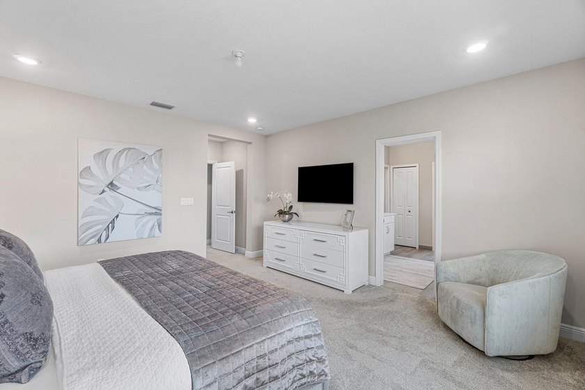 HURRY, THIS ONE WONT LAST !!! LUXURY LIVING ON A SPECTACULAR - photo 36
