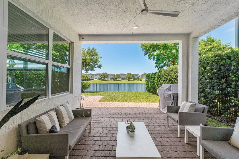 HURRY, THIS ONE WONT LAST !!! LUXURY LIVING ON A SPECTACULAR - photo 42