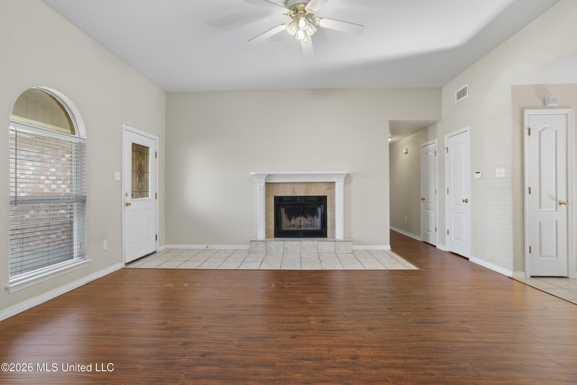 Welcome to this beautiful 4 - bedroom, 2 bath home located in - photo 5