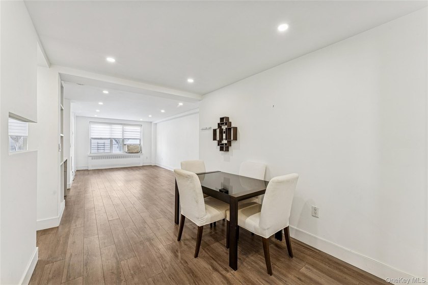 Elegant Forest Hills Living: Renovated Jr-4 Near Austin Street - photo 8