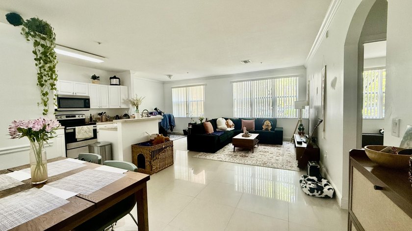 Beautiful 1/1 at Villaggio in Miramar. Mediterranean style gated - photo 11
