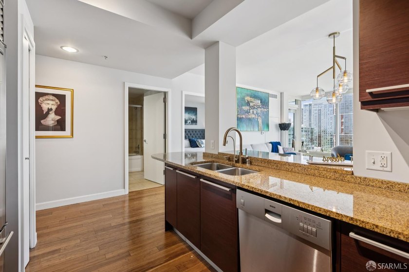 Back on market, One Rincon Hill where iconic views, exquisite - photo 15