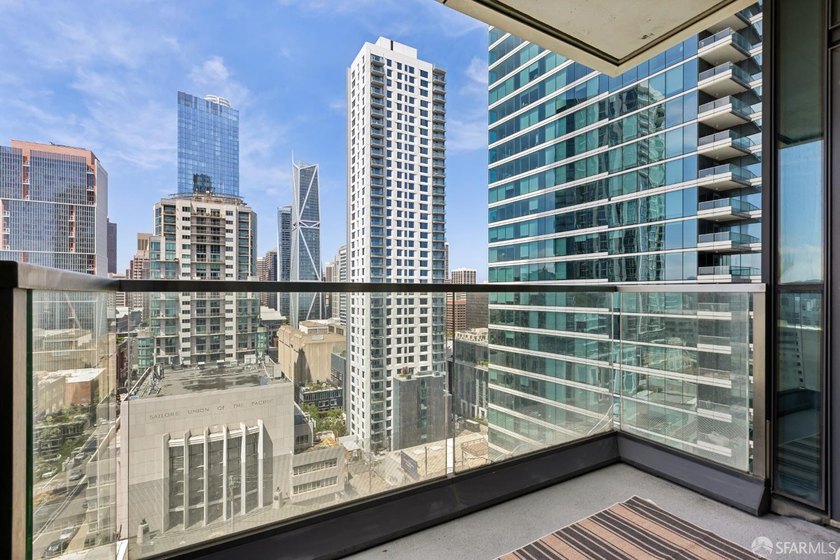 Back on market, One Rincon Hill where iconic views, exquisite - photo 28