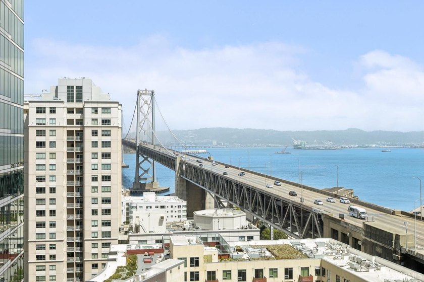 Back on market, One Rincon Hill where iconic views, exquisite - photo 29