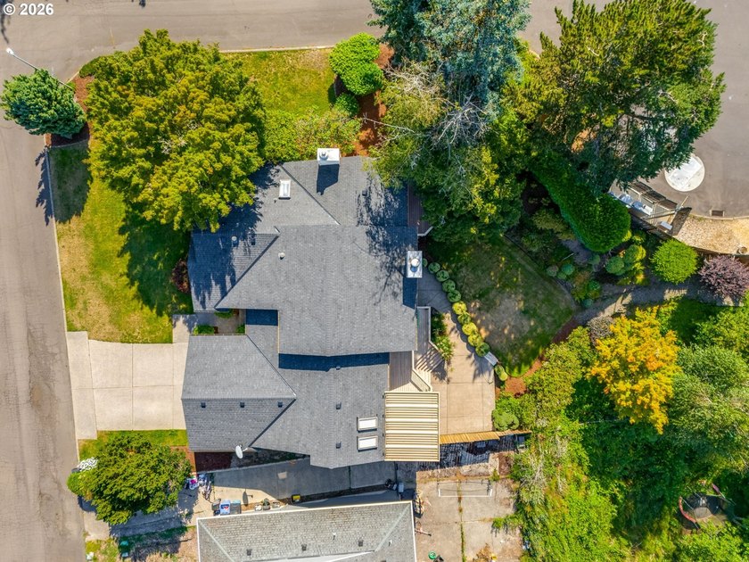 Welcome to this beautifully maintained 4-bedroom, 3-bath home on - photo 35