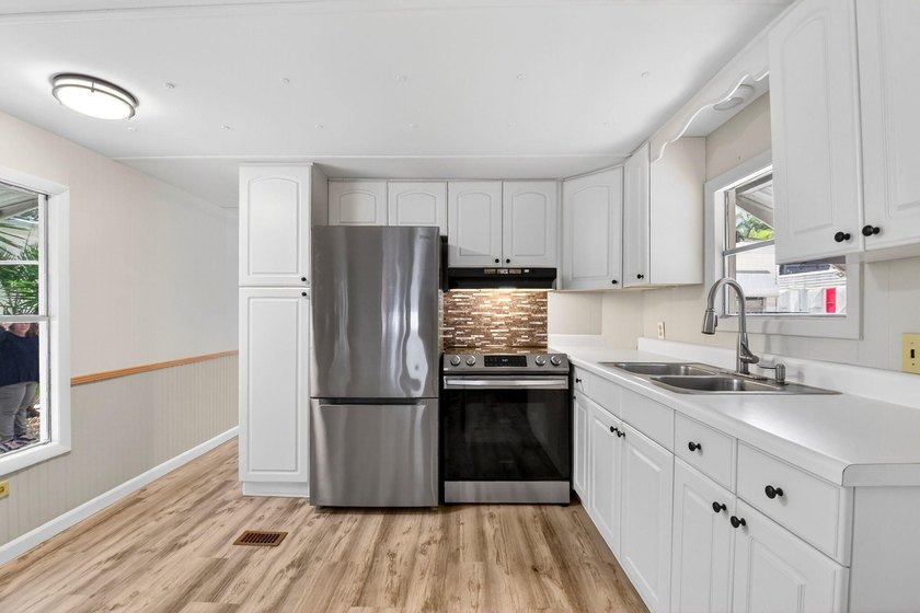 Great location, steps to the ocean...clean and cozy with new - photo 5