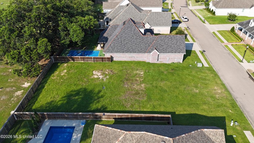 One of the few lots left on *the island*. Build your dream home - photo 3