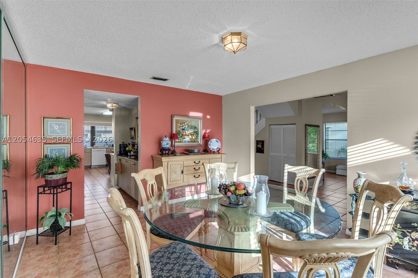 NO HOA !! Welcome to this beautifully maintained 4-bedroom, 2 - photo 8