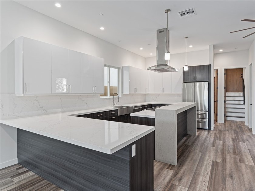 Stunning new-build house in a fantastic El Segundo location! - photo 7