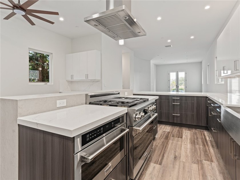 Stunning new-build house in a fantastic El Segundo location! - photo 8