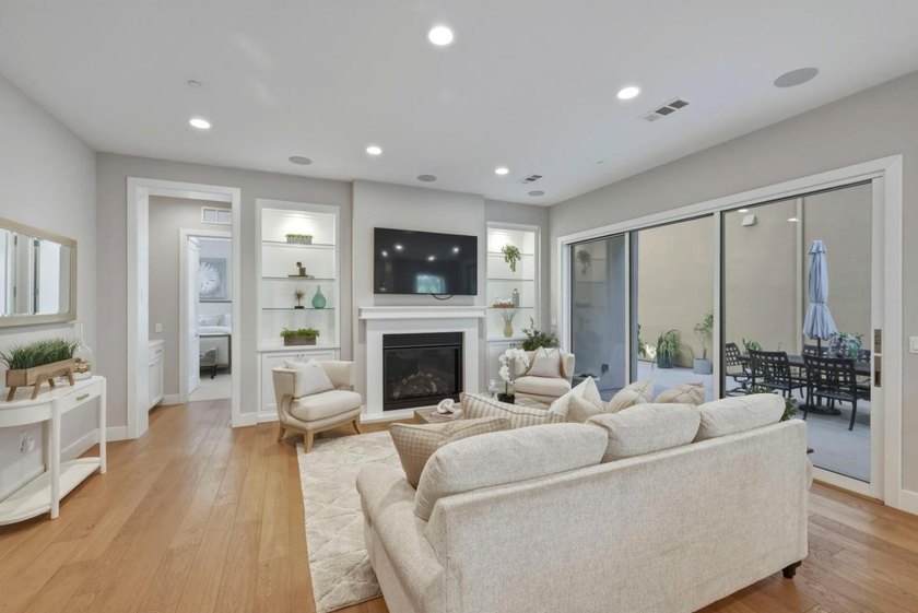Experience elevated contemporary living in this stunning Victory - photo 6