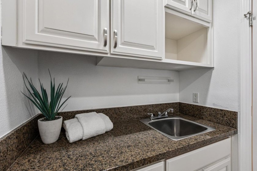 Welcome to 1091 Lancer Drive, a beautifully updated two-story - photo 25