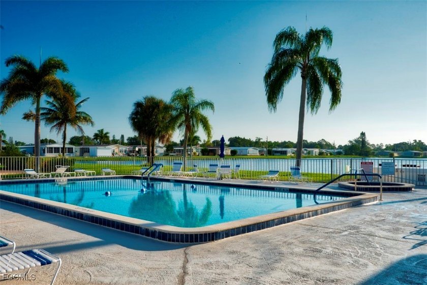 Beautifully updated 2-bedroom, 2-bath manufactured home in the - photo 31