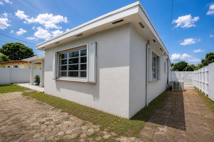 Welcome to this charming single-story residence located in - photo 6