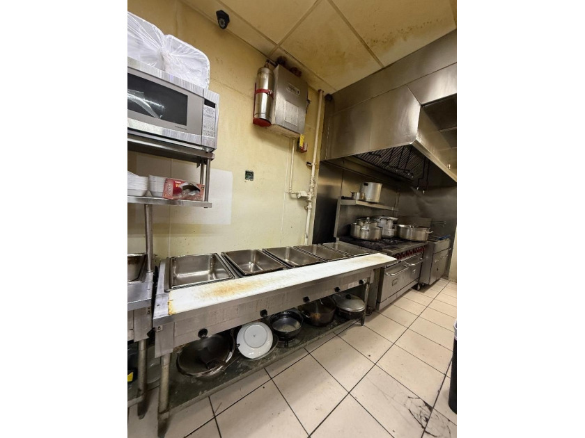 Established Caribbean Restaurant With Seller Financing Available - photo 2