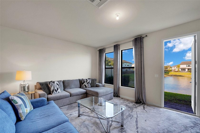 Experience luxury living in the gated community of Oak Tree! - photo 10