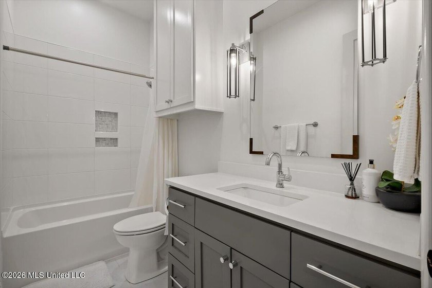 Stunning home with scenic views of 18th hole on Reunion's - photo 36