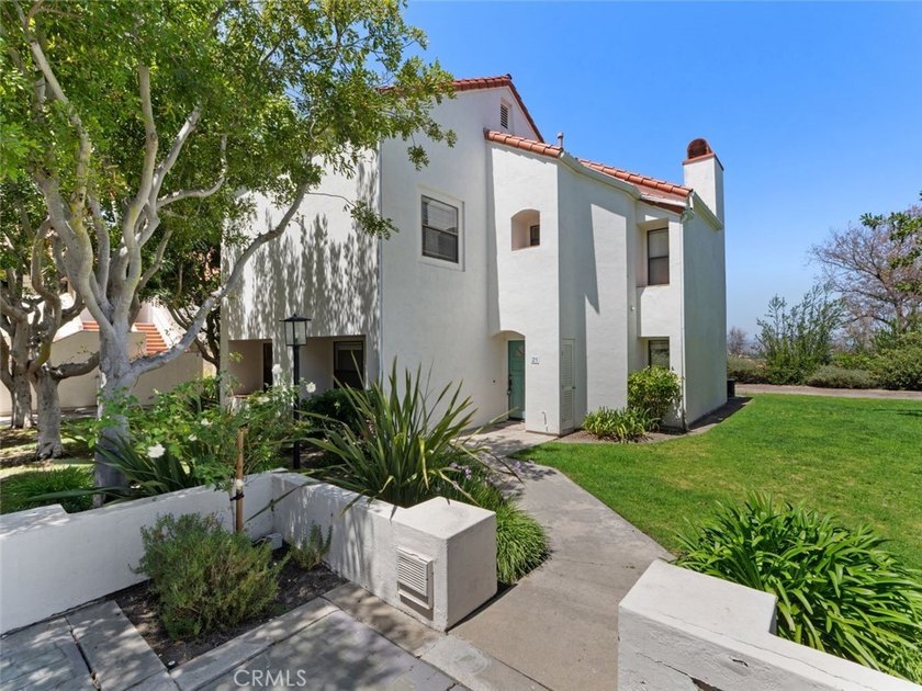 Welcome to a rare opportunity in the highly desirable Bernardo - photo 2