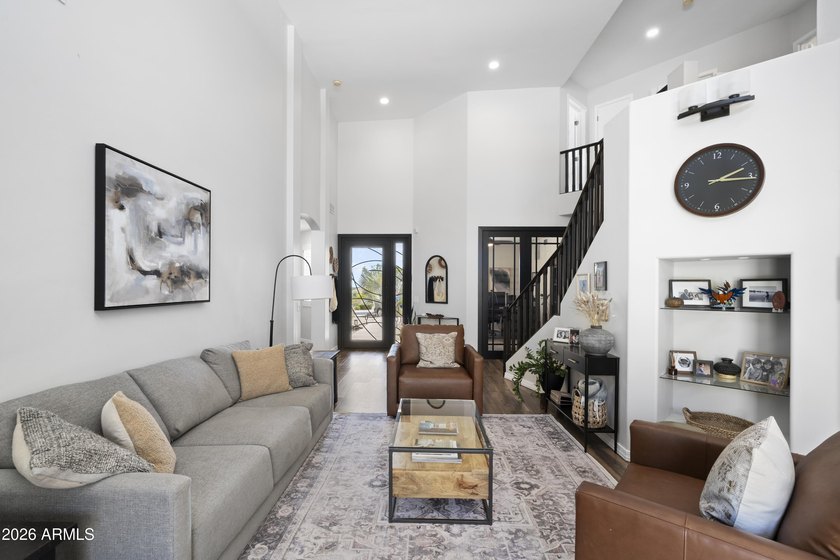 Experience quiet luxury and unparalleled space in this custom - photo 3