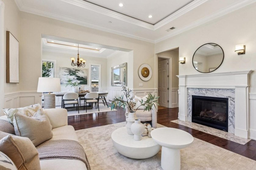 Welcome to 18548 Paseo Tierra in Saratoga, a stunning executive - photo 7