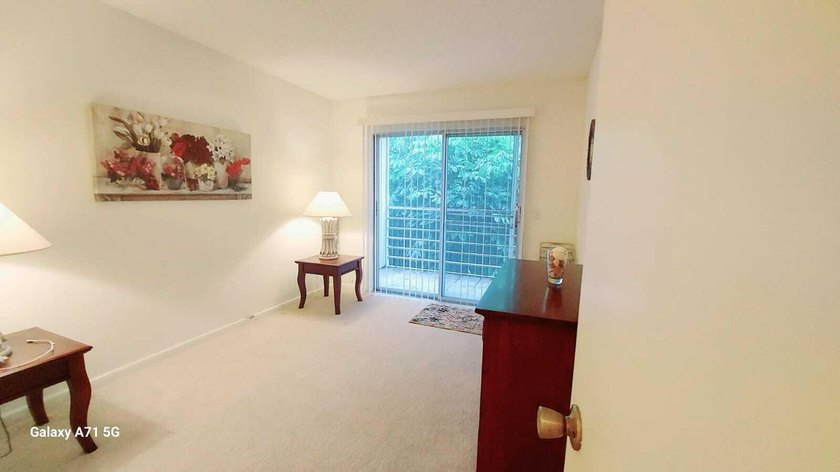 Welcome to this charming, BRIGHT CORNER, neat, two-bedroom - photo 15