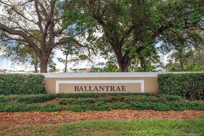 Priced to sell! Gorgeous 3-bed, 2-bath, 2-car-garage home in - photo 2
