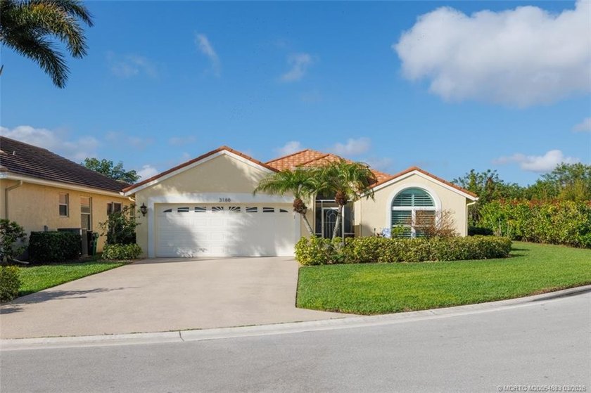 Priced to sell! Gorgeous 3-bed, 2-bath, 2-car-garage home in - photo 3