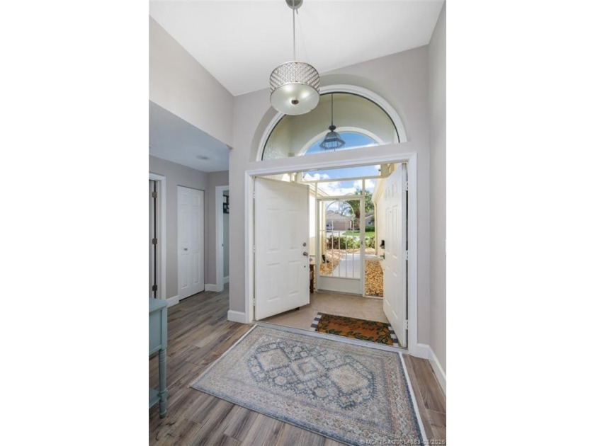 Priced to sell! Gorgeous 3-bed, 2-bath, 2-car-garage home in - photo 7