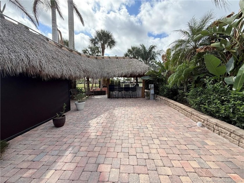 Enjoy sweeping panoramic views from this exceptional 3,031 sq ft - photo 4