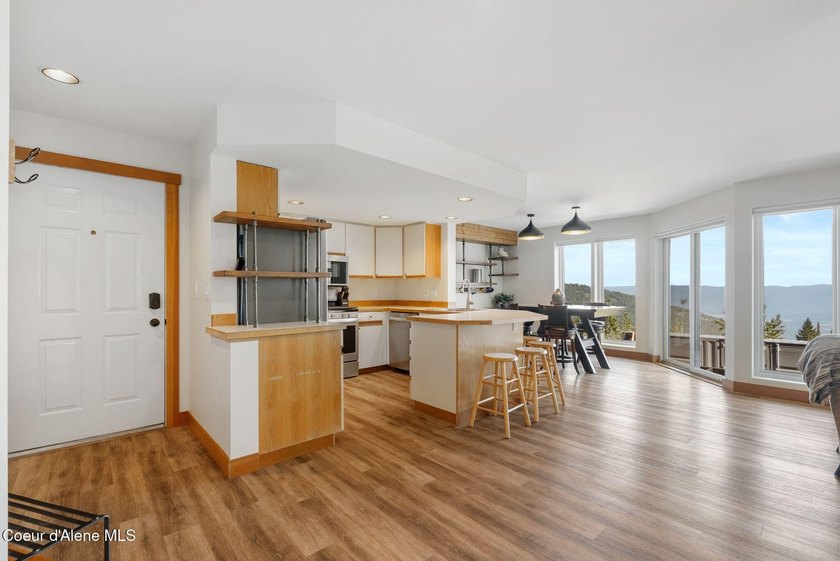 Experience true ski-in/ski-out living at Schweitzer Mountain - photo 14