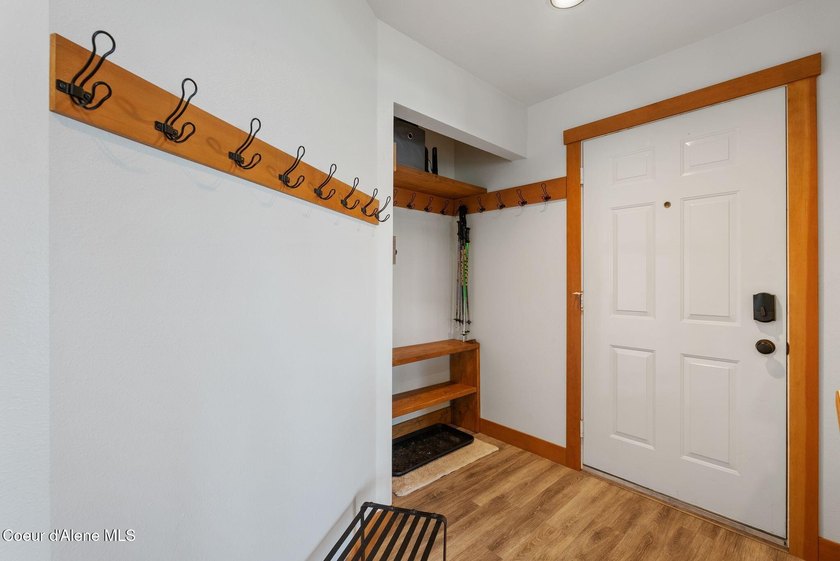Experience true ski-in/ski-out living at Schweitzer Mountain - photo 17