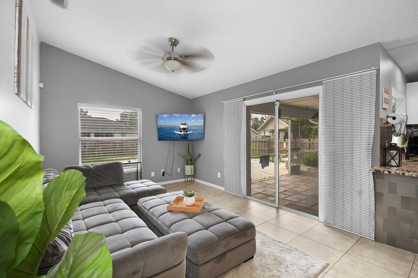 Welcome to this beautifully maintained pool home offering 1,639 - photo 22