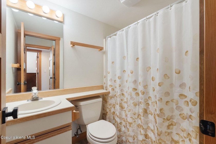 Experience true ski-in/ski-out living at Schweitzer Mountain - photo 28