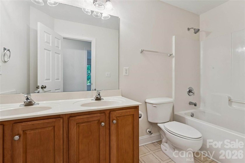 A GEM in the heart of the highly sought-after golf course - photo 34